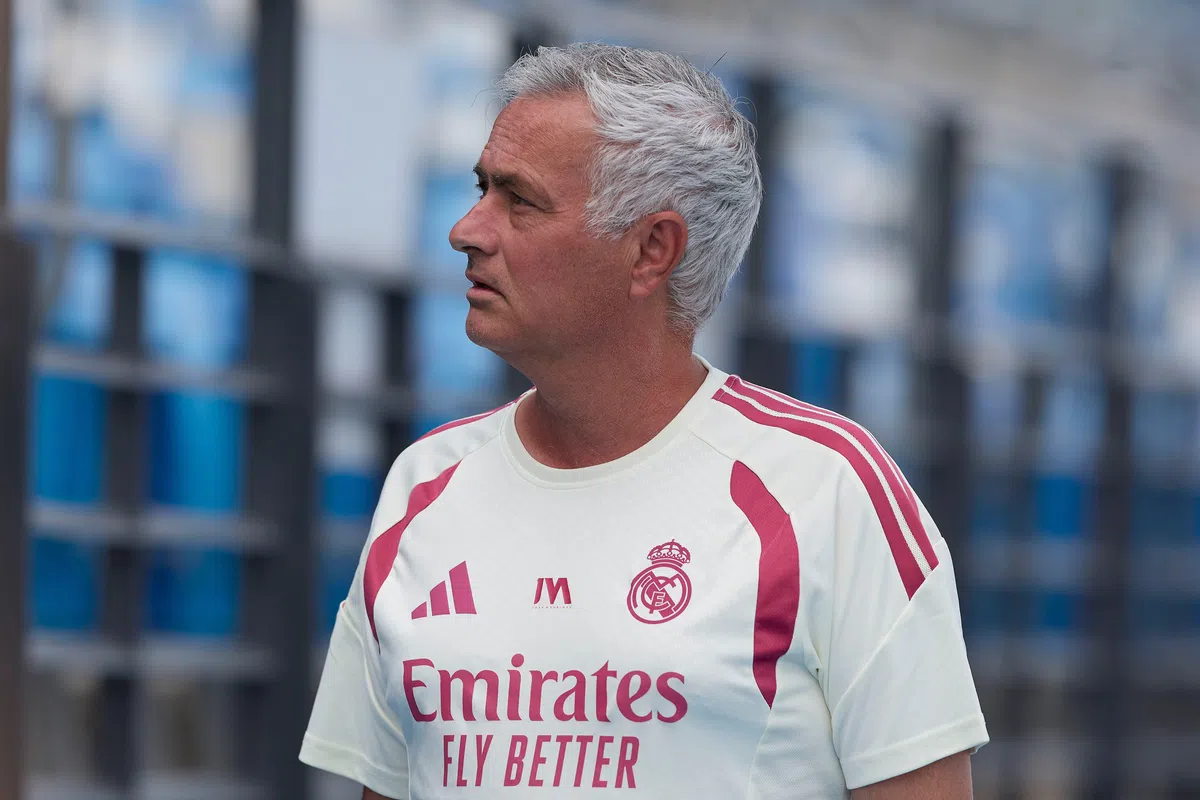 Real Madrid speelt gelijk bij officieus debuut van Dumfries