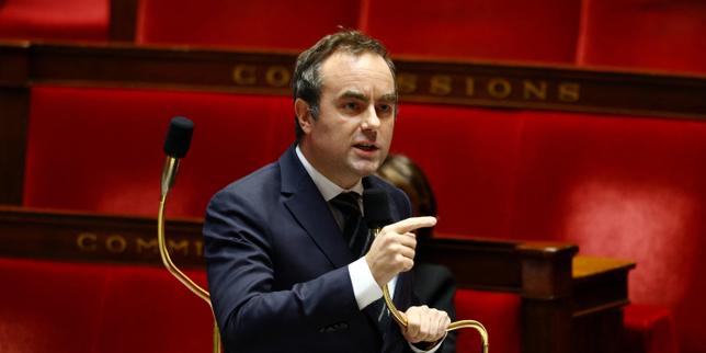 French Assemblée Nationale rejects no-confidence motions filed by LFI and RN in protest against free trade treaty