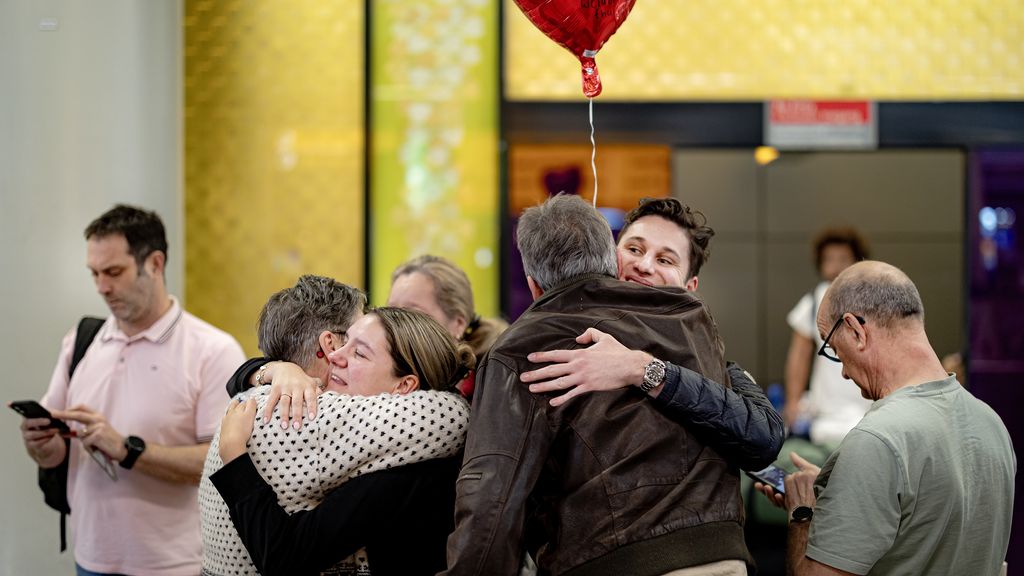 Repatriëring van Nederlanders komt op gang, twee vluchten uitgesteld