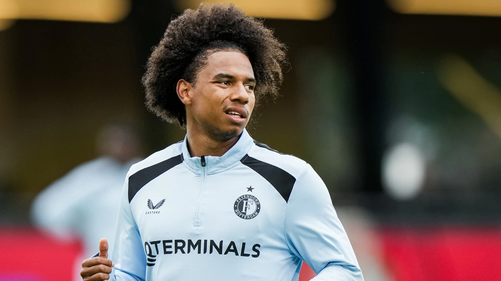 Feyenoord ontbindt contract Stengs, aanvaller transfervrij