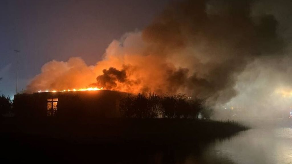 Grote brand verwoest schoolgebouw in Huissen