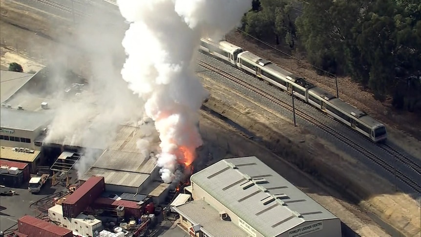 Emergency warning issued after blaze at Perth battery recycling facility