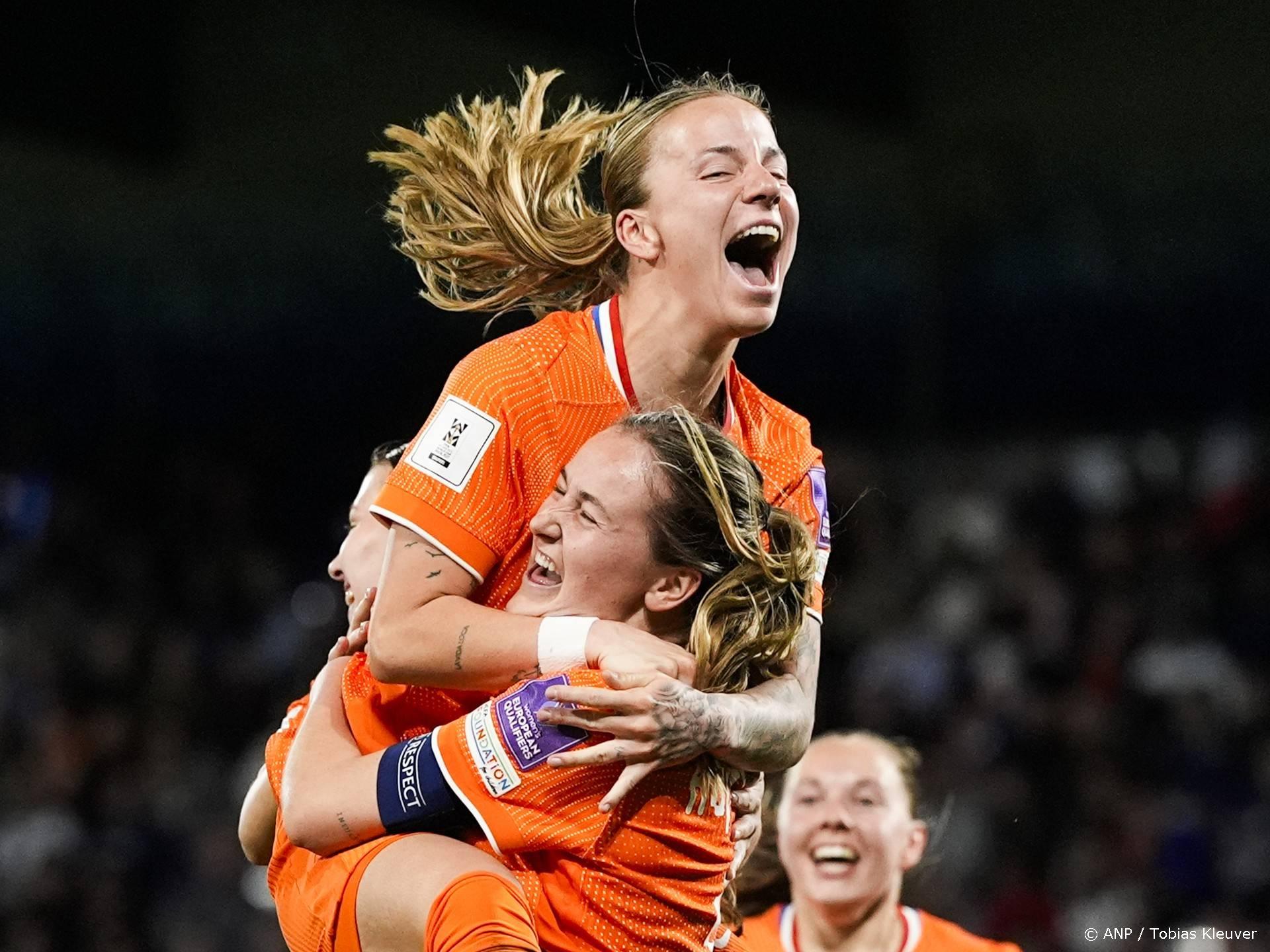 Voetbalsters blijven koploper in kwalificatie na 1-1 in Frankrijk