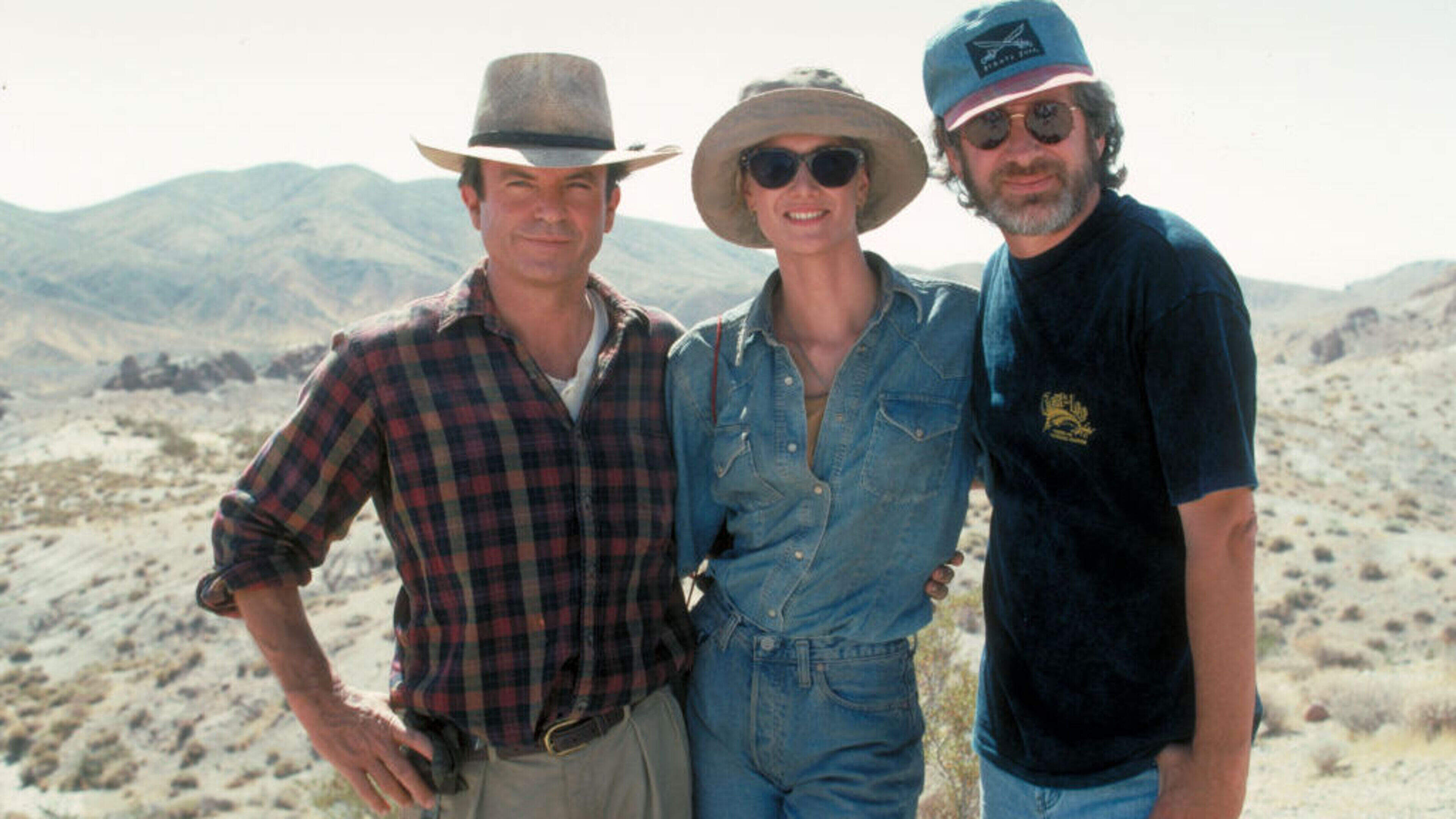 Steven Spielberg prijst overleden Sam Neill: ’Ik vond het geweldig om alle Jurassic park-films met hem te maken’
