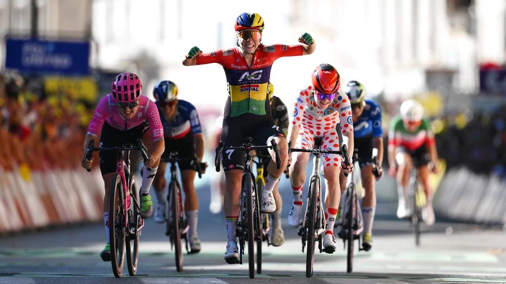 Le Court sprint naar winst zesde etappe Tour voor medevluchters Pieterse en Markus
