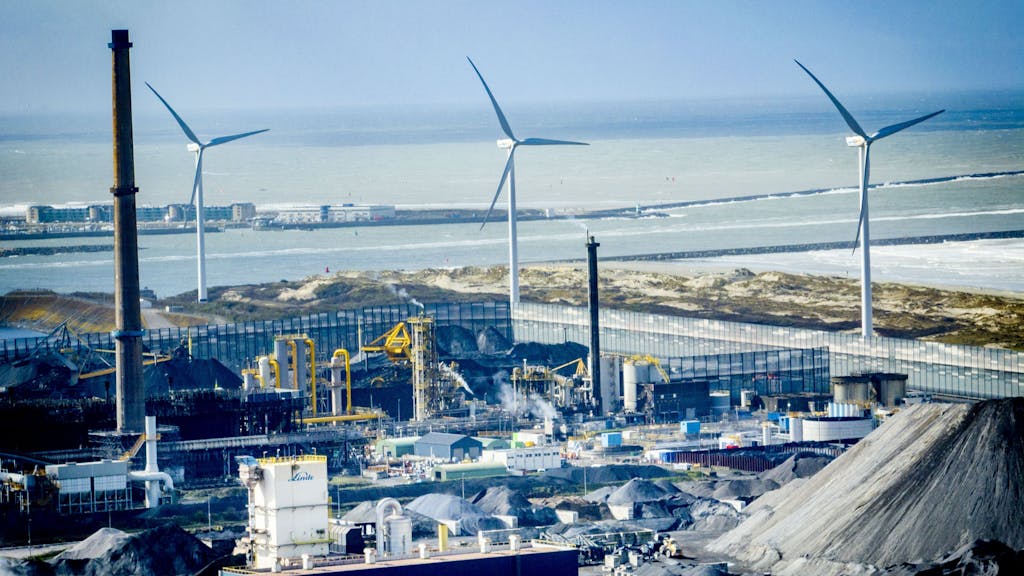 ‘Tata Steel onderhandelt over versnelde sluiting vervuilende kooksfabrieken’