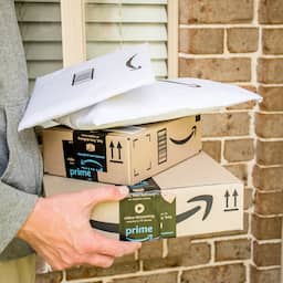 Consumentenbond dreigt met stappen vanwege 'nepkortingen' bij Amazon en bol