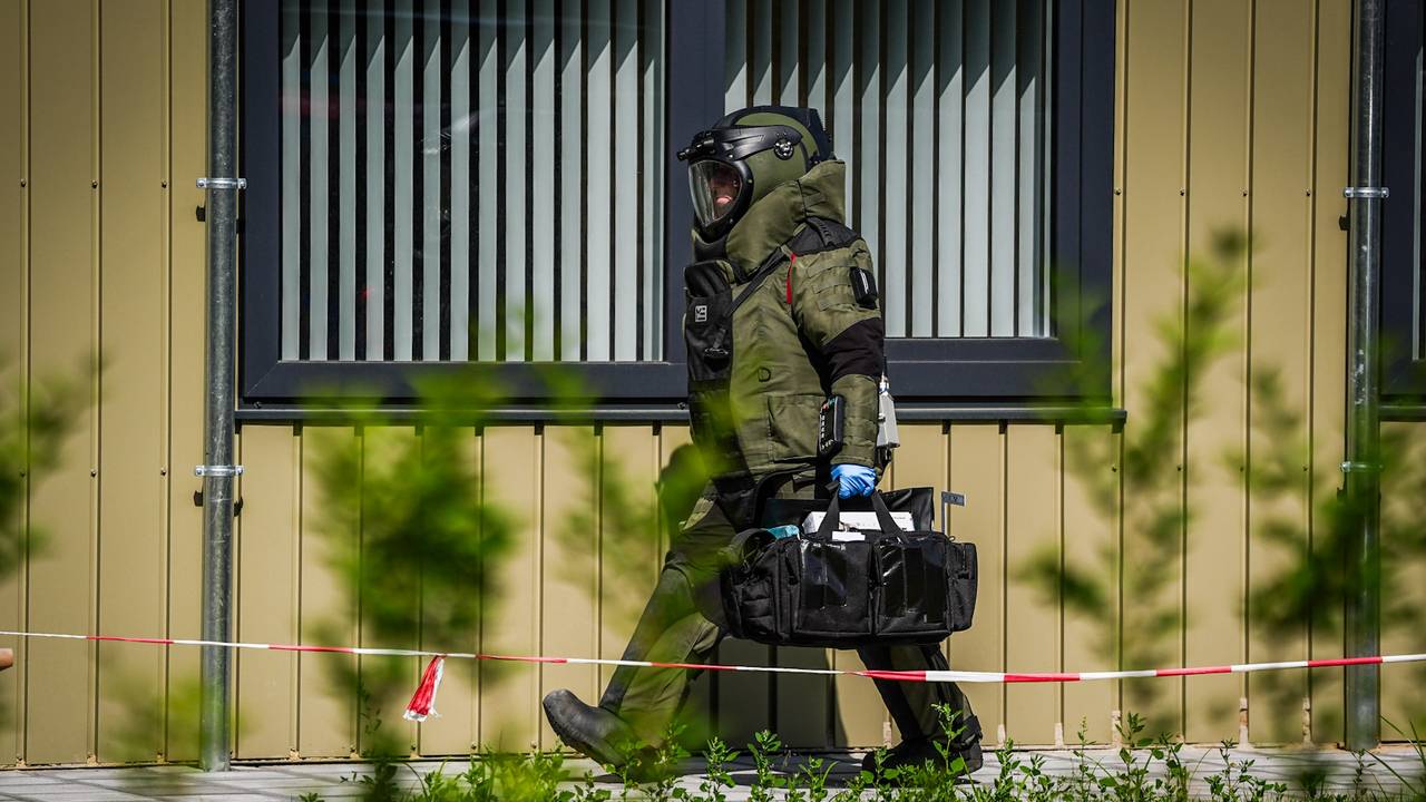 Mogelijke pijpbom gevonden in azc in aanbouw in Nuenen, ook brand gesticht