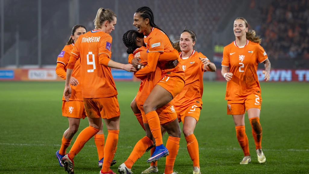 Oranjevrouwen treffen Hongarije in play-offs om WK-ticket