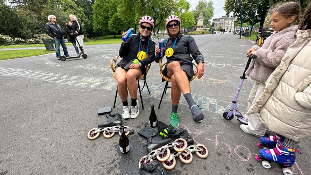 Van Bilbao naar Breda: skeelerduo gaat na 1300 kilometer over de finish