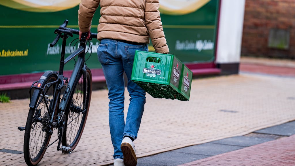 Heineken verkoopt weer meer bier na dip vorig jaar