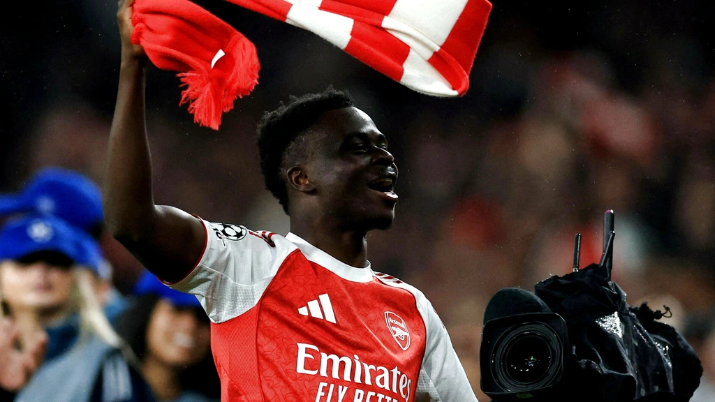 Arsenal dankzij matchwinner Saka langs Atlético naar finale Champions League