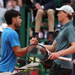 Sinner klopt Alcaraz in finale Monte Carlo en is weer nummer één van de wereld