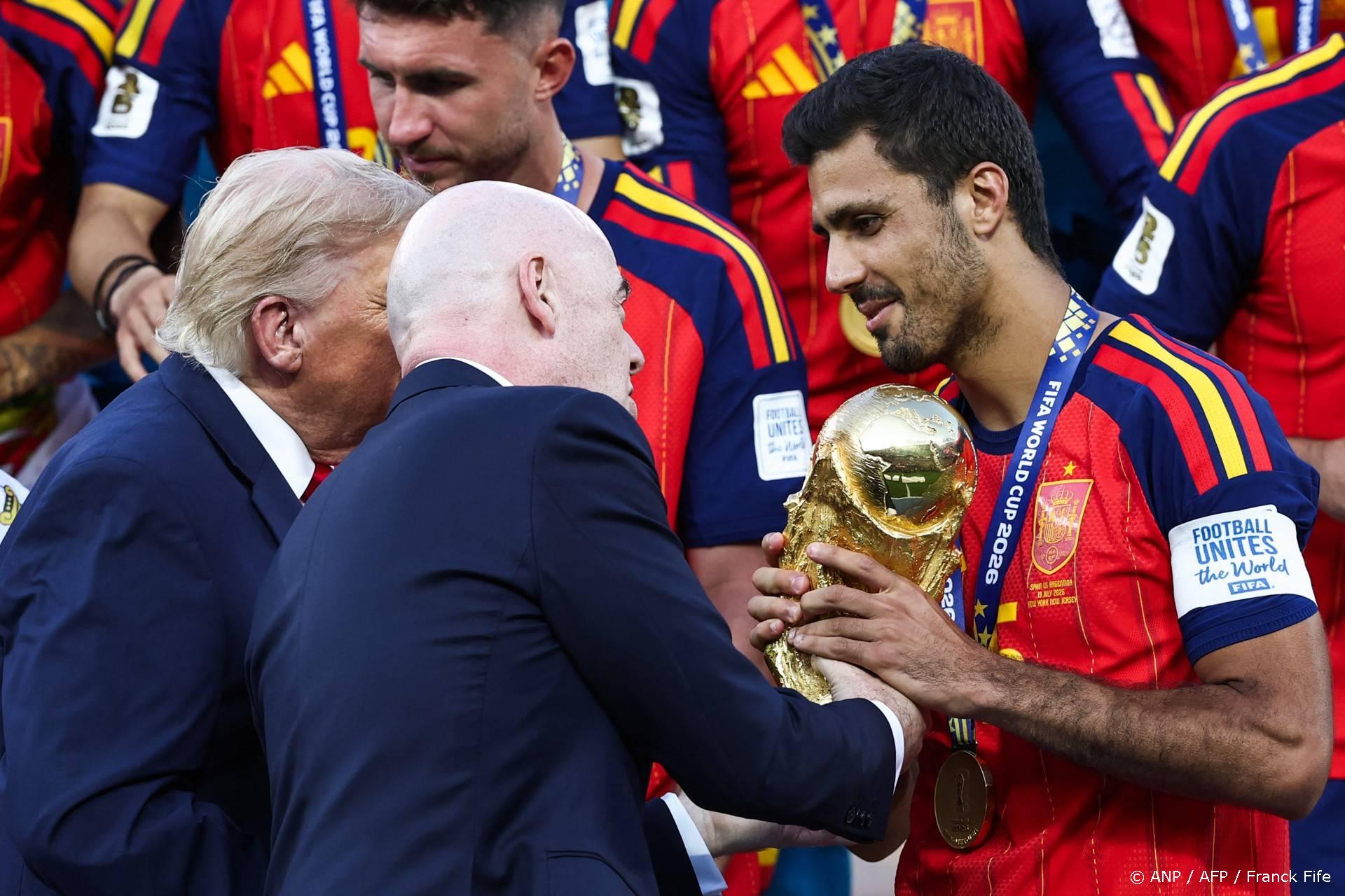 Trump en Infantino overhandigen wereldbeker aan Spanjaard Rodri