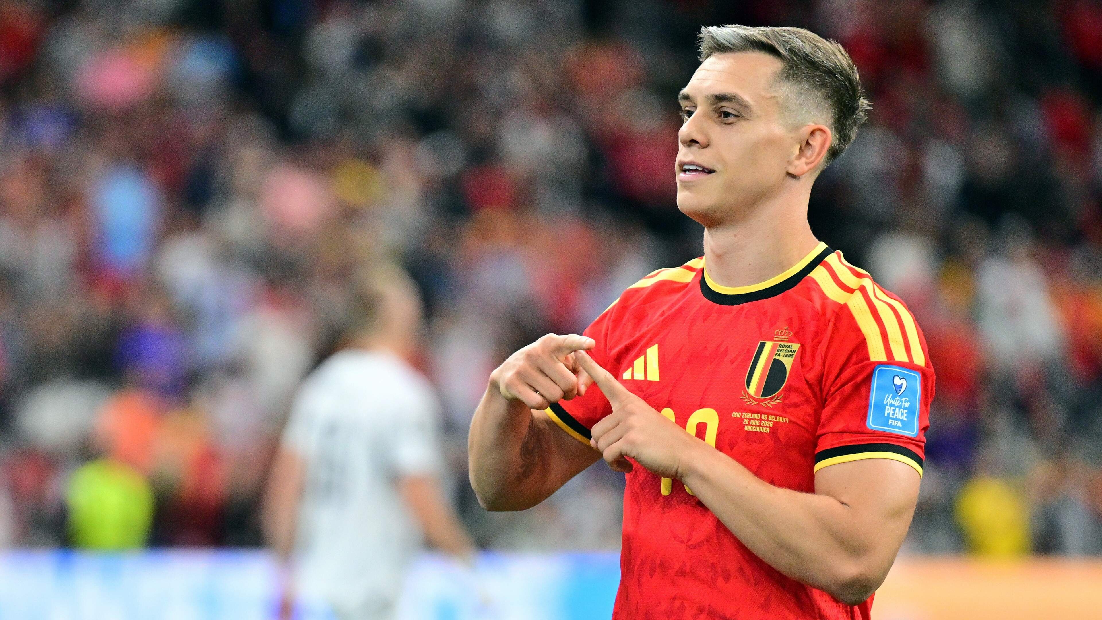 LIVE Transfers | Leandro Trossard van Arsenal naar Besiktas, Lazio rondt komst Danilho Doekhi af