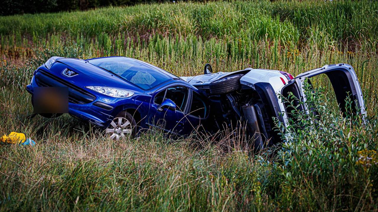 Ongeluk op A58 bij Oirschot: twee mensen naar het ziekenhuis