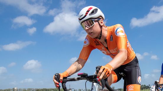 Lorena Wiebes uit Mijdrecht wint openingsetappe Tour de France Femmes