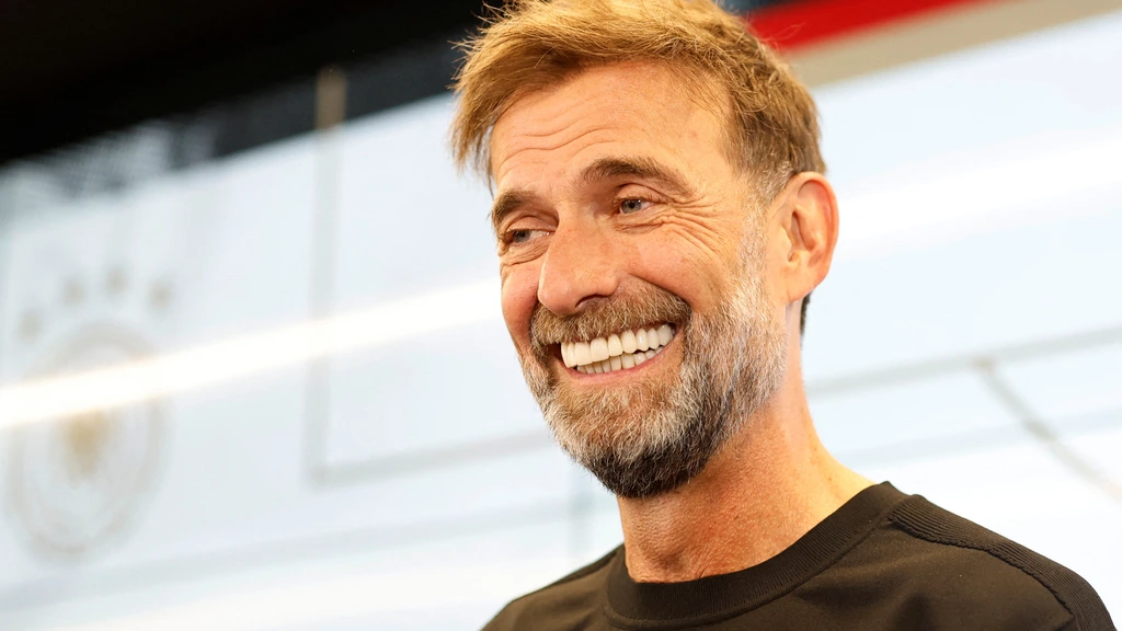 Duitsland presenteert Klopp als nieuwe bondscoach, hij debuteert tegen Oranje