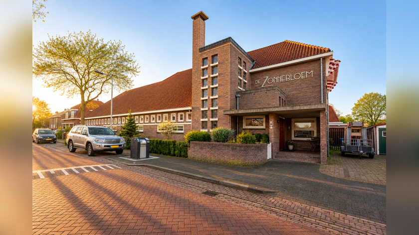 Amsterdamse School-monument zoekt liefhebber voor 2,2 miljoen. ‘De klaslokalen zijn allemaal intact’