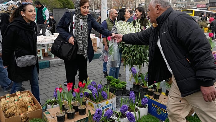Nowruz in Tehran: Crowded markets dispte ongoing airstrikes