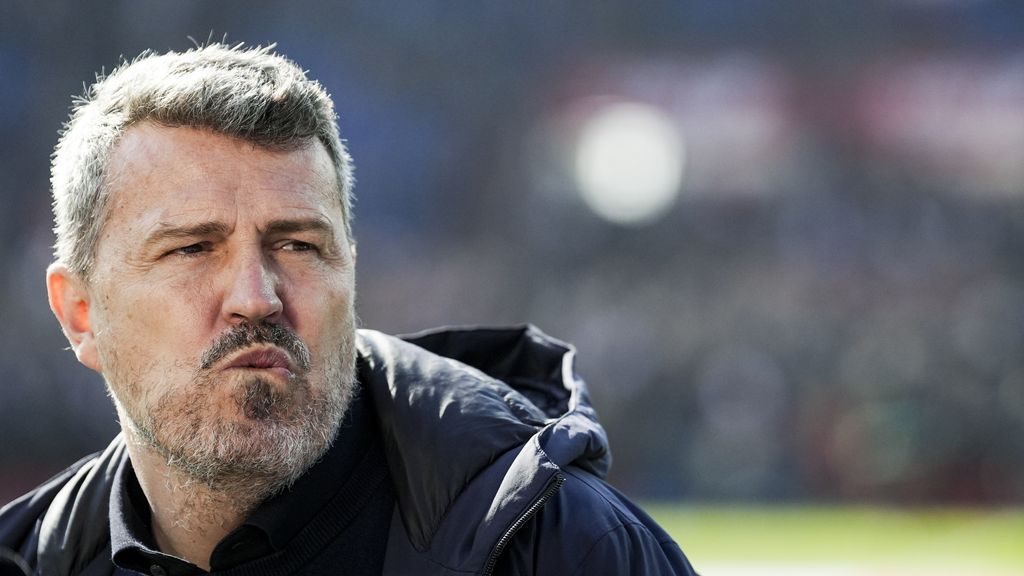 Sleutelduel tegen Twente voor Ajax en García, die nog niet over zijn positie wil praten