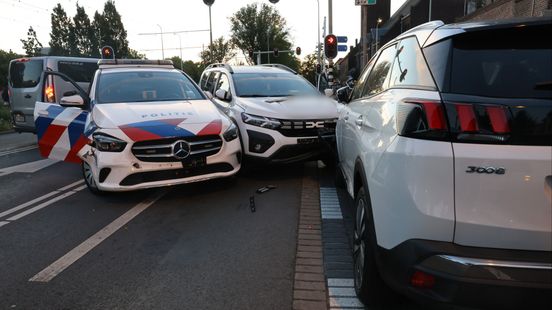 Kind klemgereden na dollemansrit in auto, rijdt politie aan tijdens achtervolging
