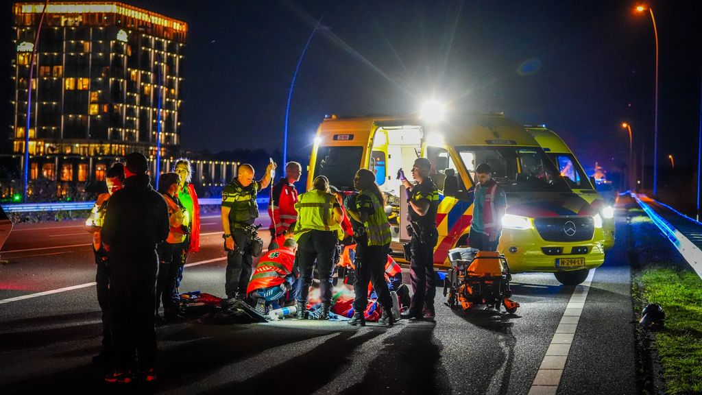 Automobilist rijdt door na botsing met motor, A2 bij Eindhoven ruim uur dicht