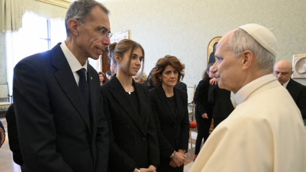 Paus troost naasten van slachtoffers nieuwsjaarsbrand in Zwitsers skistaion. ‘Beproeving voor ons geloof’
