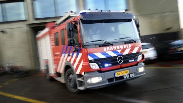 Brandweer haalt mensen van balkons bij brand in Voorburg