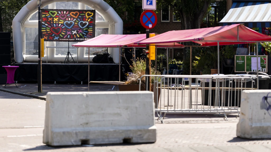 Gemeente plaatst betonblokken in Amsterdam-Oost voor Pride-viering