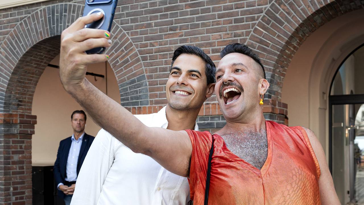 Rob Jetten bij Canal Parade over uit de kast komen: 'Het is spannend'