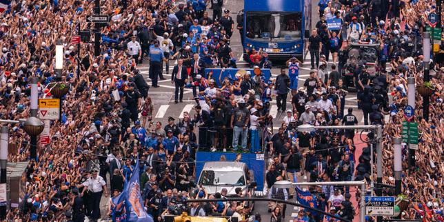 Knicks fans flood New York City streets for championship parade