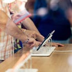Tekorten aan chips raken ook iPhone-omzet van Apple