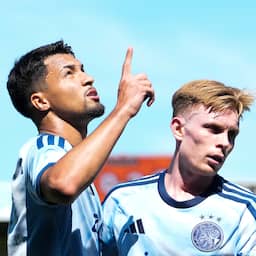 Ajax-keeper Heerkens blundert bij oefenzege in Volendam, goal Tolu én Leonardo