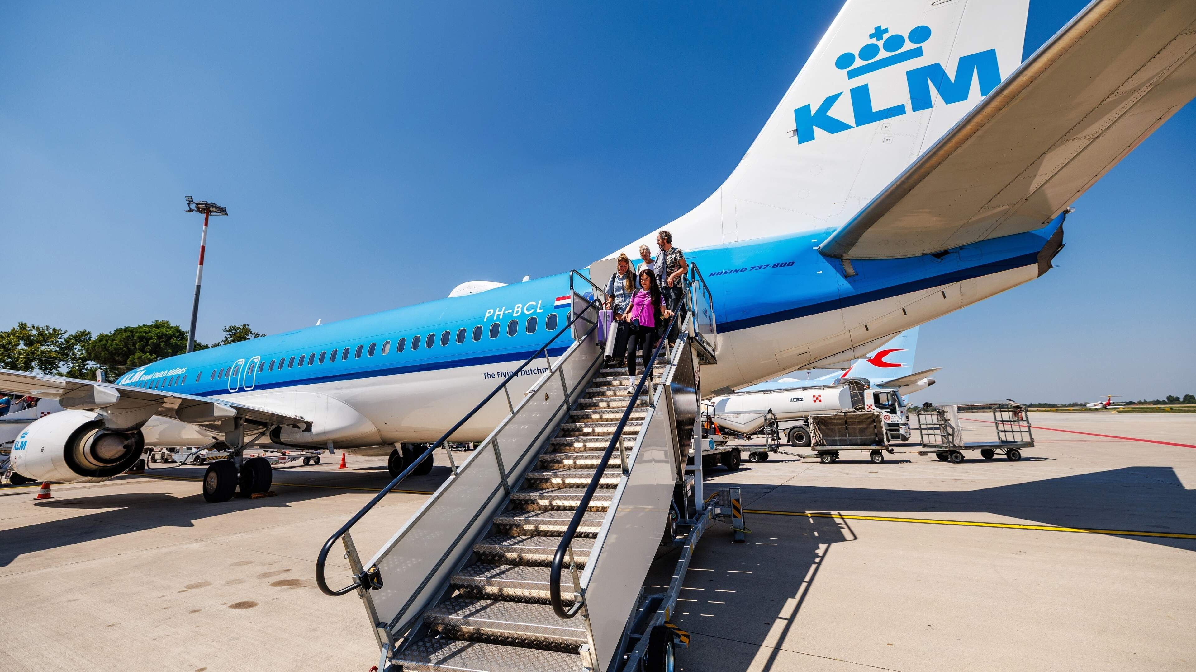 Eerste luchthavens in Europa op kerosine-rantsoen: ’Oliehandelaren worden omgekocht’