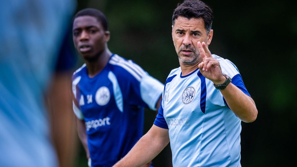 Hoe staat het nieuwe Ajax ervoor? Coach Míchel begint net als Farioli tegen Vojvodina