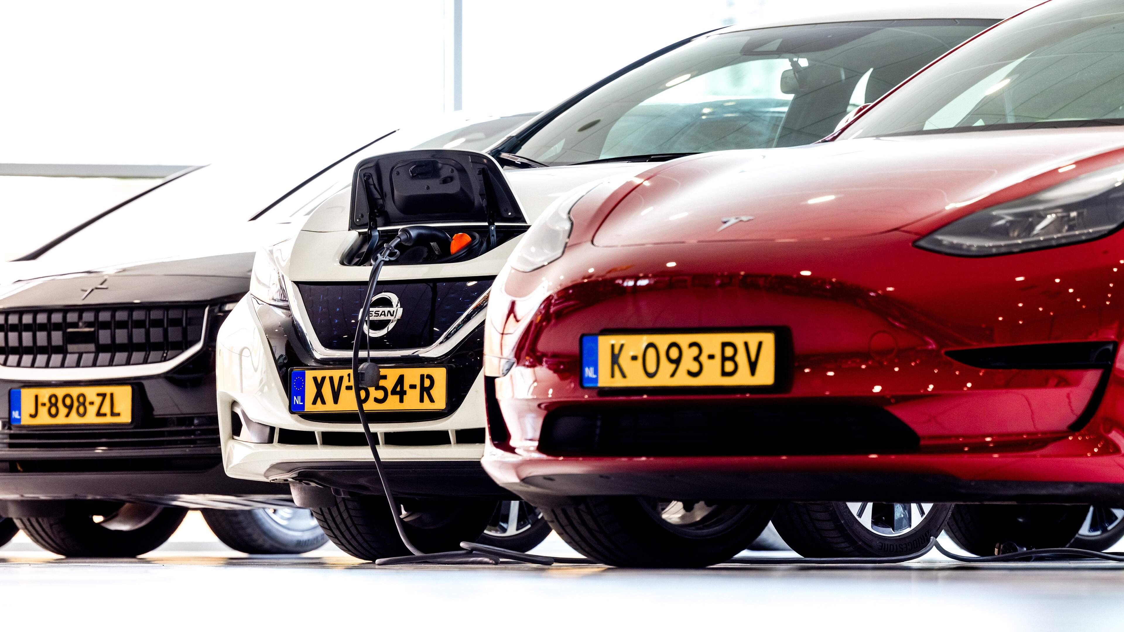 Vraag naar goedkopere tweedehands elektrische auto's bijna verdubbeld door hoge benzineprijzen