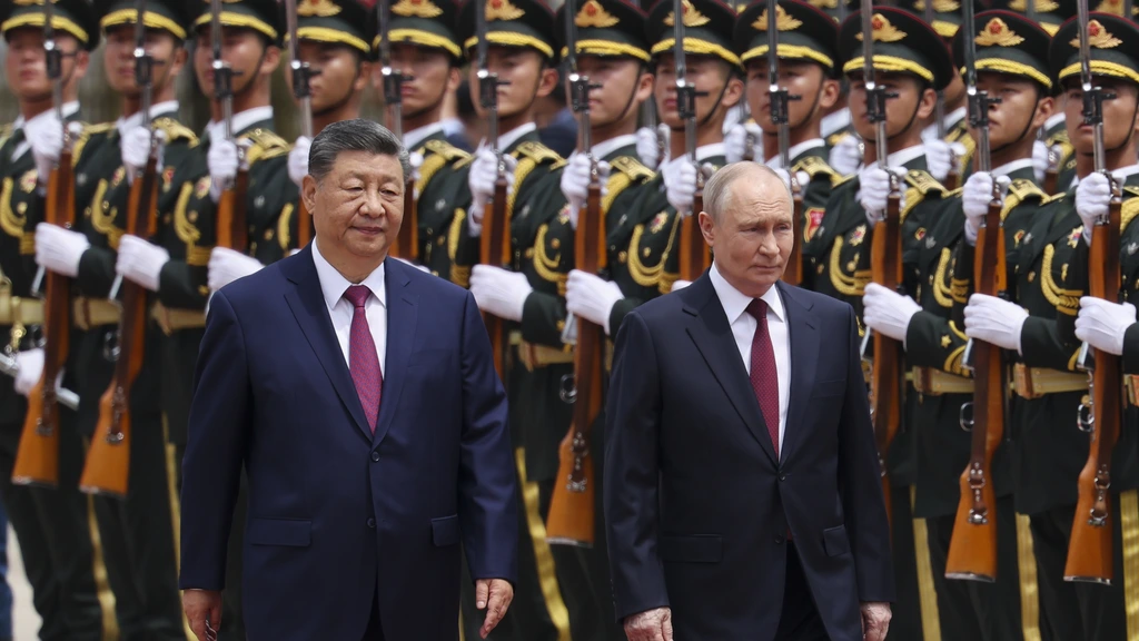 Xi en Poetin benadrukken strategische samenwerking in Peking, kort na bezoek Trump