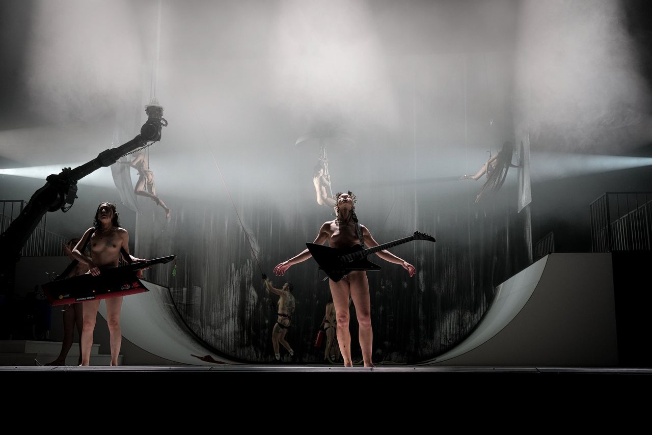 Hoe schokkend is SANCTA nou echt? De all-female blootopera is een bevrijdend circus waarin je drie uur lang je ogen uitkijkt