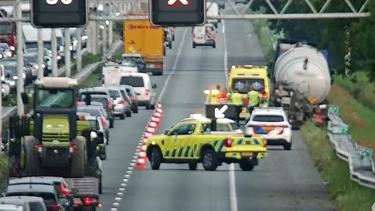 Ongeluk met vrachtwagen op de A58 richting Tilburg