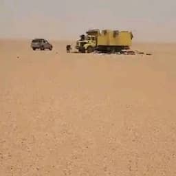 49 doden door pech met truck in Sahara, twee inzittenden wandelen 80 kilometer