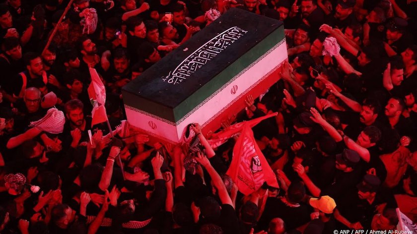 Lichaam Ali Khamenei aangekomen in Mashhad voor begrafenis