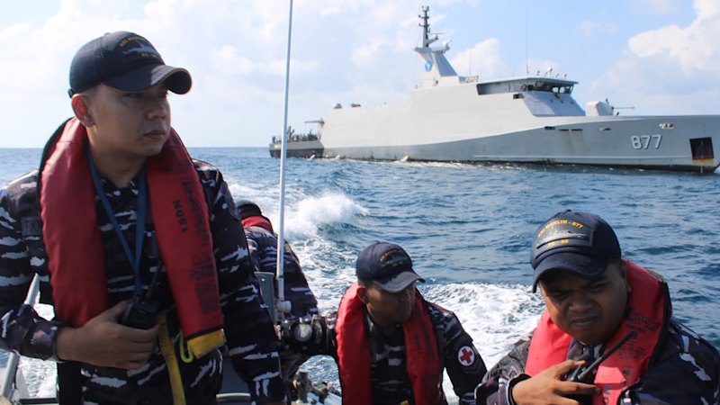 Rescue team finds 11 European tourists, one crew member alive after speedboat sank in Indonesia
