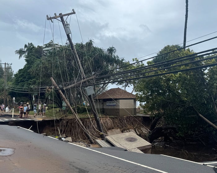 Hawaii faces flash flooding, blizzard conditions and landslides with more rain to come