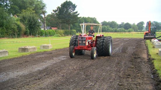 Robin (20) bouwt in Zevenhuizen aan z'n eigen trekkertrek: 'Het wordt elke keer wat groter'