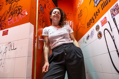 Je diepste seksuele verlangens delen met wildvreemden? Bij het open podium van Sanne (43) is het doodgewoon