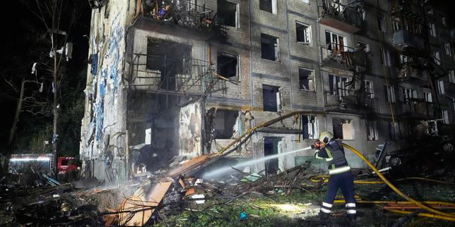Russian strikes on Kyiv kill at least 10, wound more than a dozen