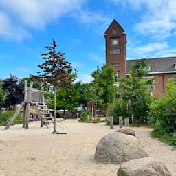 Op deze school begint de vakantie twee weken later en zijn er geen studiedagen
