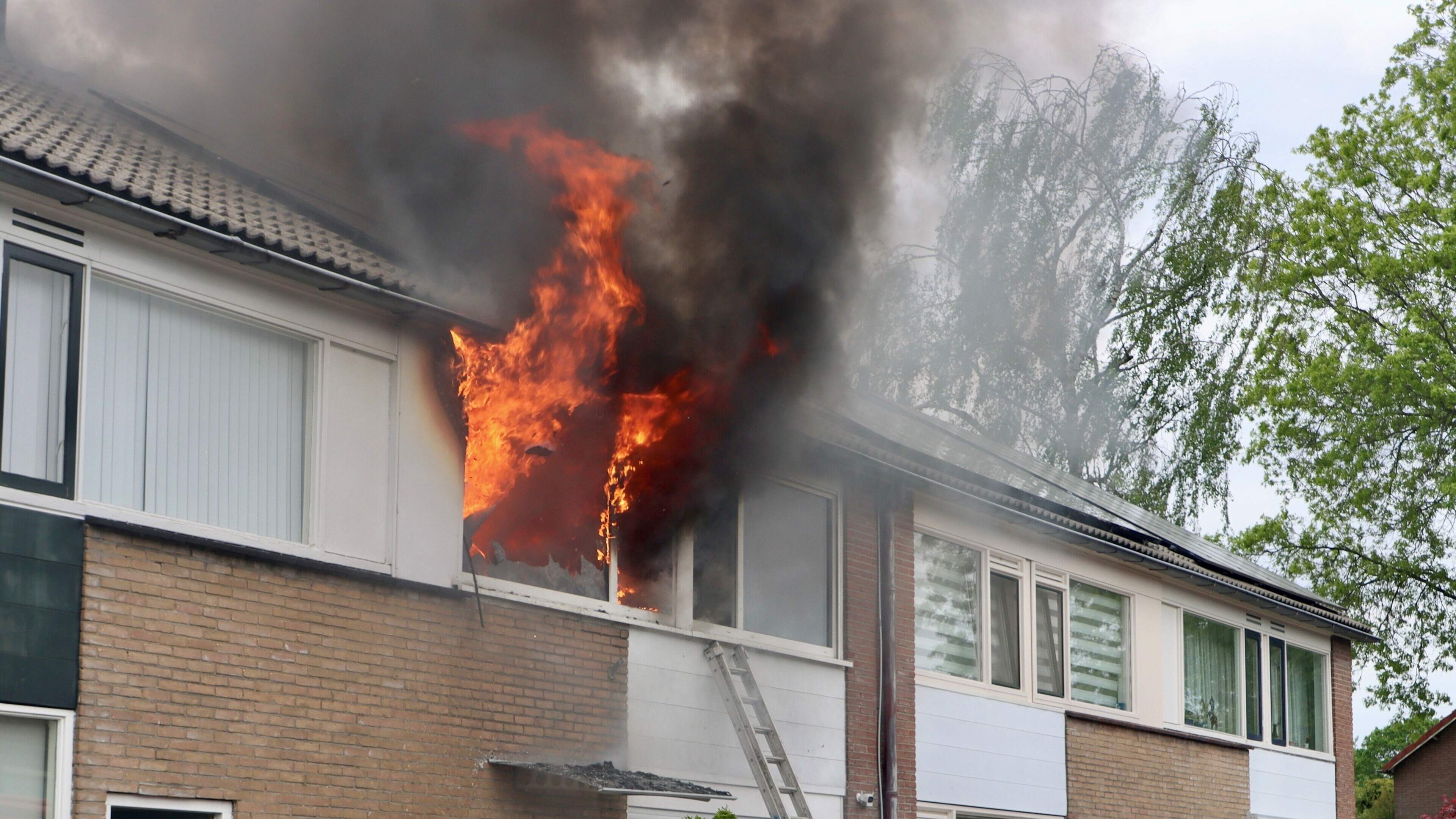 Dode bij woningbrand in Oldenzaal: ’Slachtoffer is een kind’