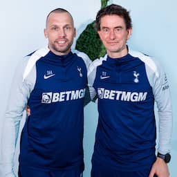 Heitinga tekent twee maanden na ontslag bij Ajax als assistent bij Tottenham